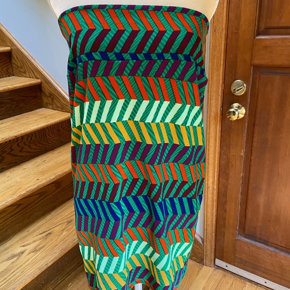 LuLaRoe Cassie - Picture 4 of 9